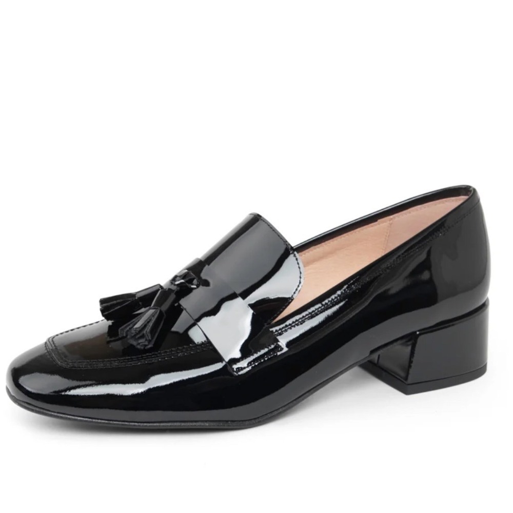 Tahari Lousia Black Patent Leather Tassel Loafers Women's Size 8.5 M